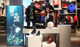 安踏官方旗舰店直播at91,AT91系列新品首秀，引领运动时尚潮流